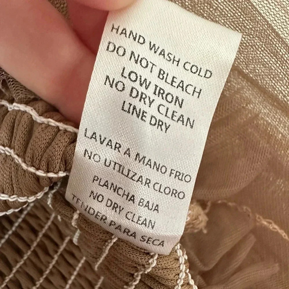 MABLE off shoulder tulle smock crop top. - Picture 7 of 7